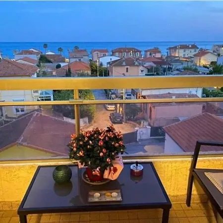 Apartment 2 Flat With Sea View, Private Parking, Swimming Pool, And Ac *